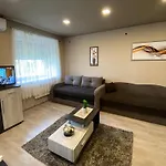 Aranyfuert Apartmanhaz