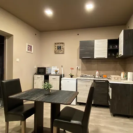 Aranyfuert Apartmanhaz Apartmán *