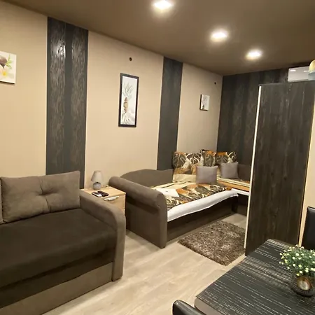 Aranyfuert Apartmanhaz