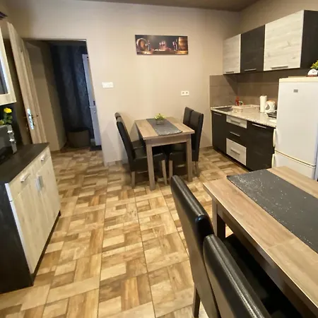 Aranyfuert Apartmanhaz