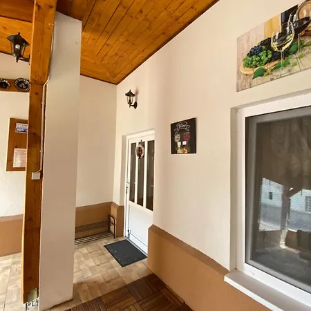 Aranyfuert Apartmanhaz *