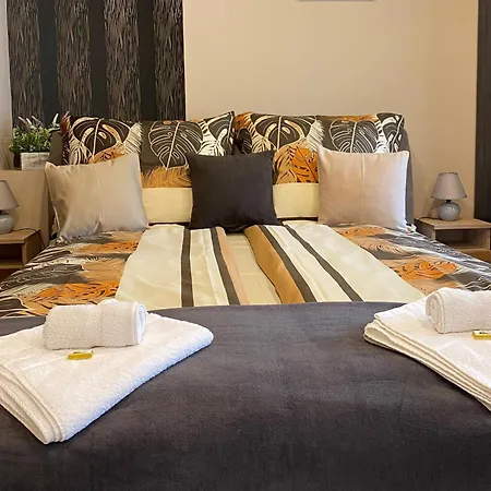 Aranyfuert Apartmanhaz * טוקאי