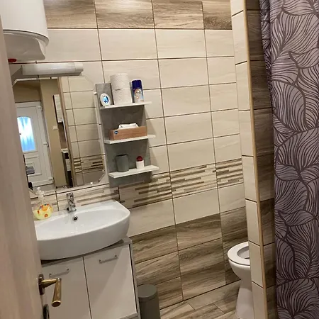 Aranyfuert Apartmanhaz 托卡伊