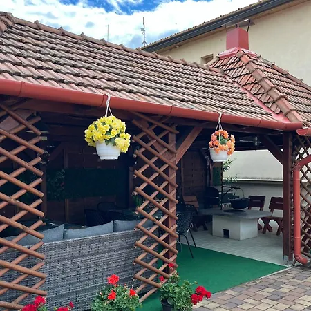 Aranyfuert Apartmanhaz *