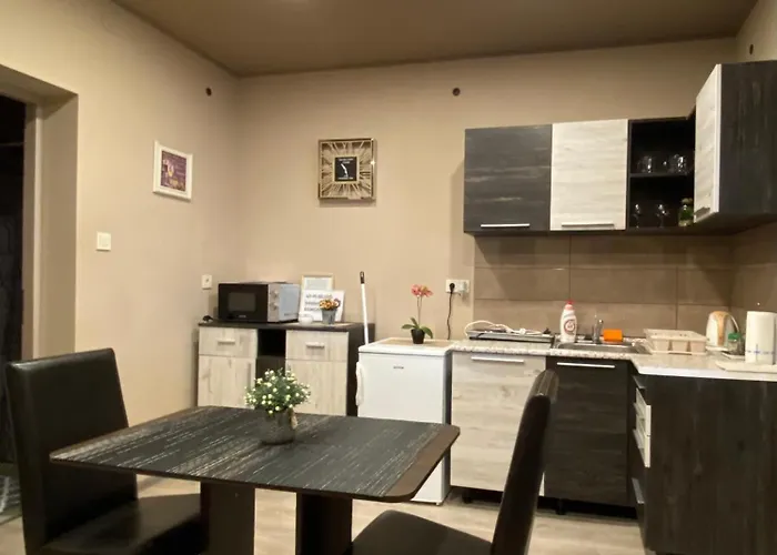 Aranyfuert Apartmanhaz Διαμέρισμα *