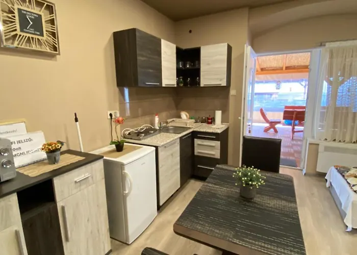 Aranyfuert Apartmanhaz Διαμέρισμα *