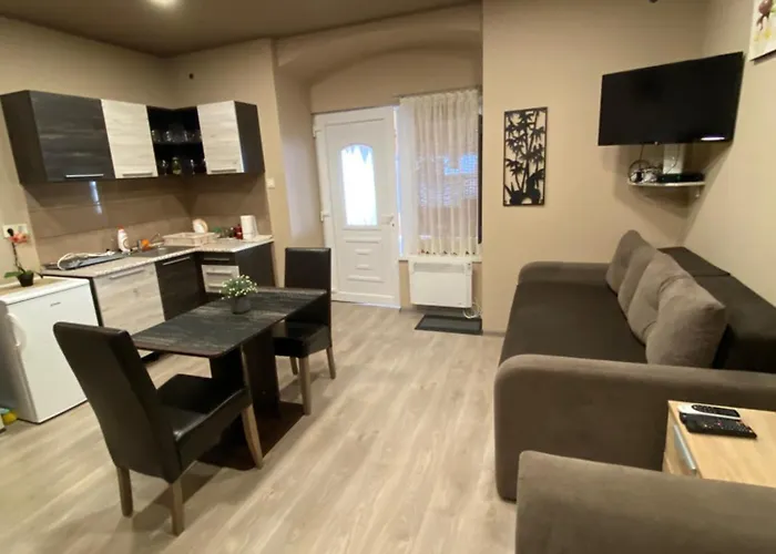 Aranyfuert Apartmanhaz
