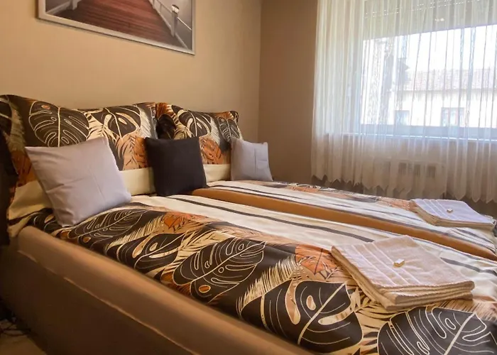 Aranyfuert Apartmanhaz Apartment *