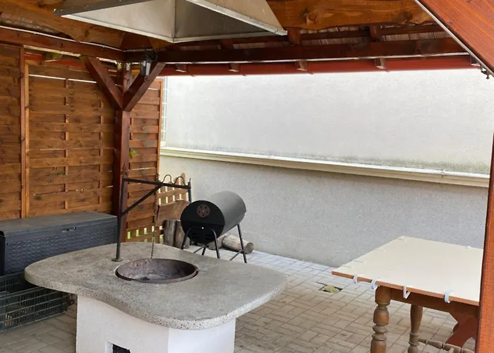 Aranyfuert Apartmanhaz Apartment