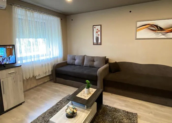 Aranyfuert Apartmanhaz