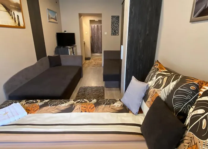 Aranyfuert Apartmanhaz